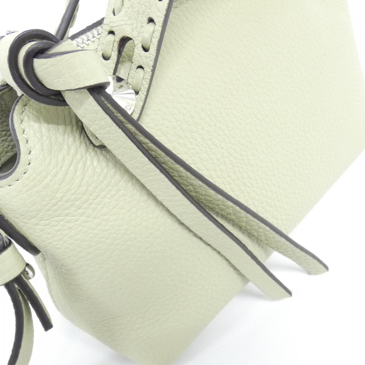 フェンディ バイザウェイ 写真3