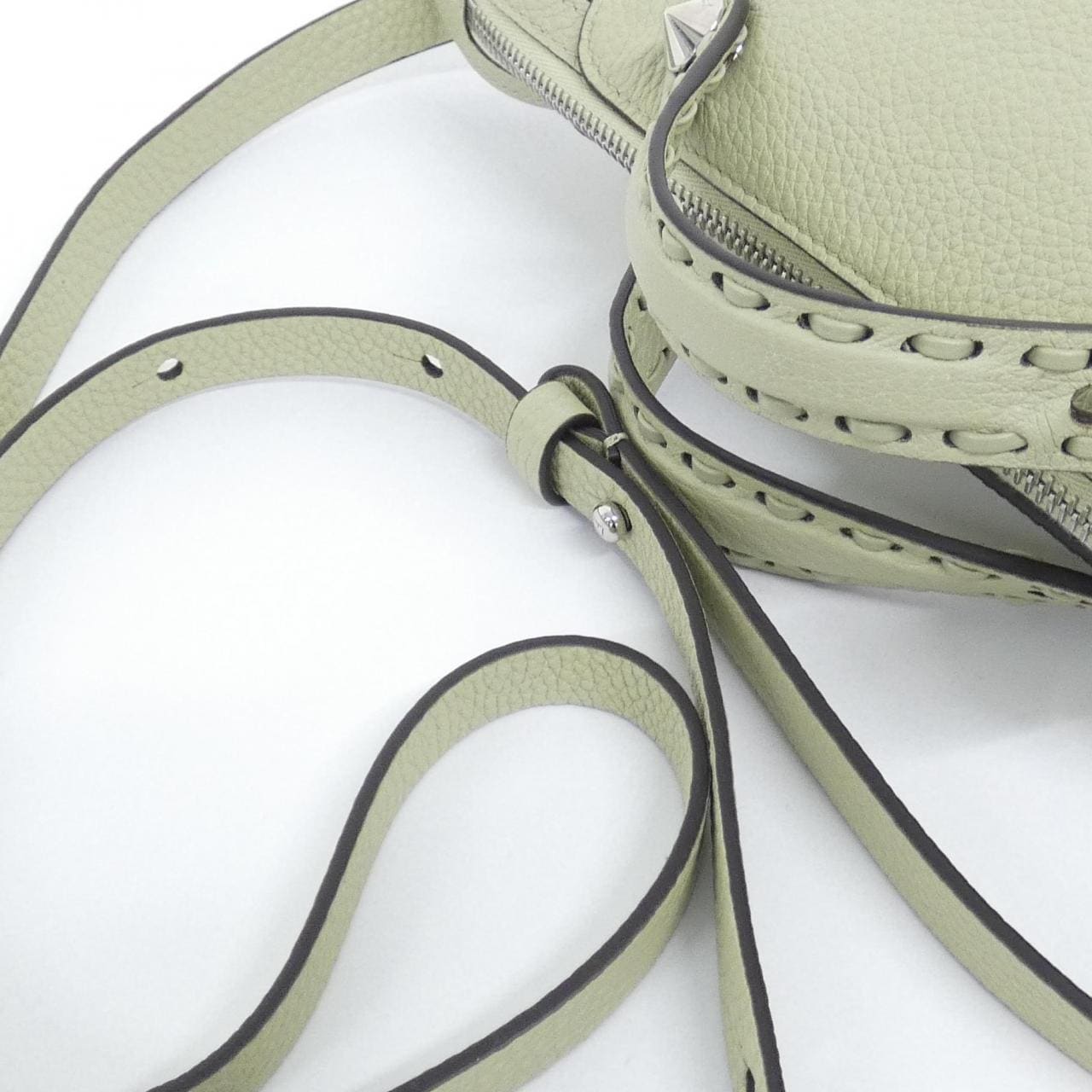 フェンディ バイザウェイ 写真4