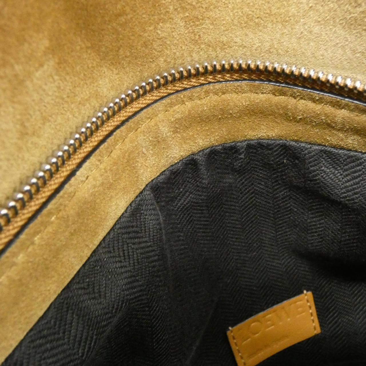 ロエベ パズル 写真7