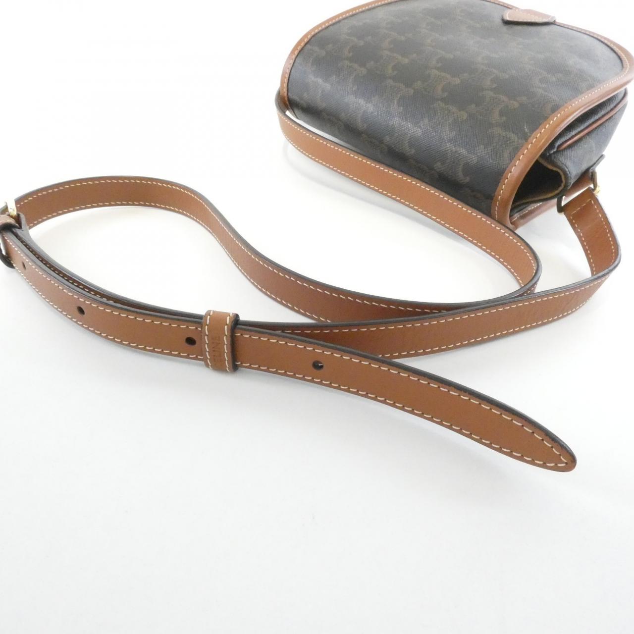 セリーヌ トリオンフ 写真5