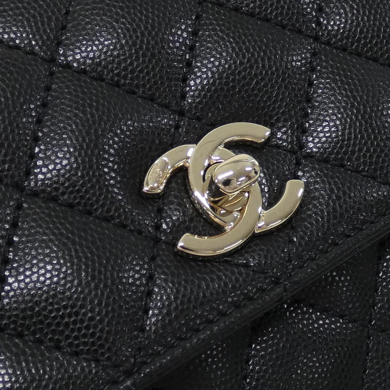 シャネル ココハンドル 写真4