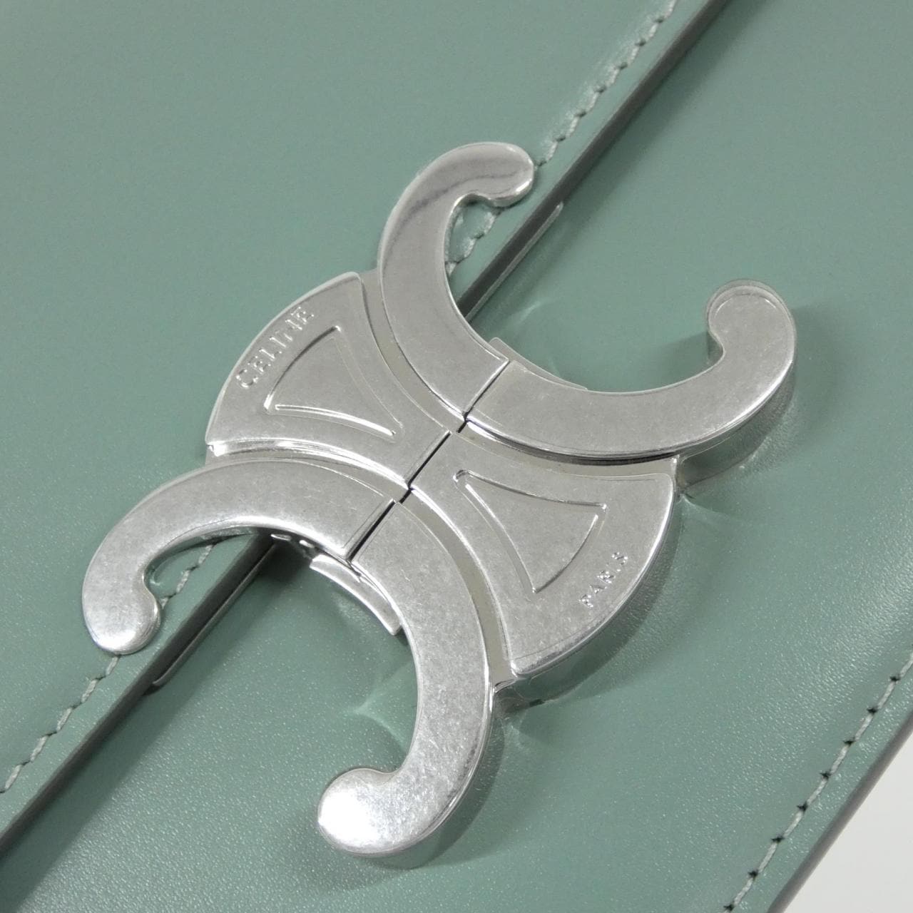 セリーヌ トリオンフ 写真4