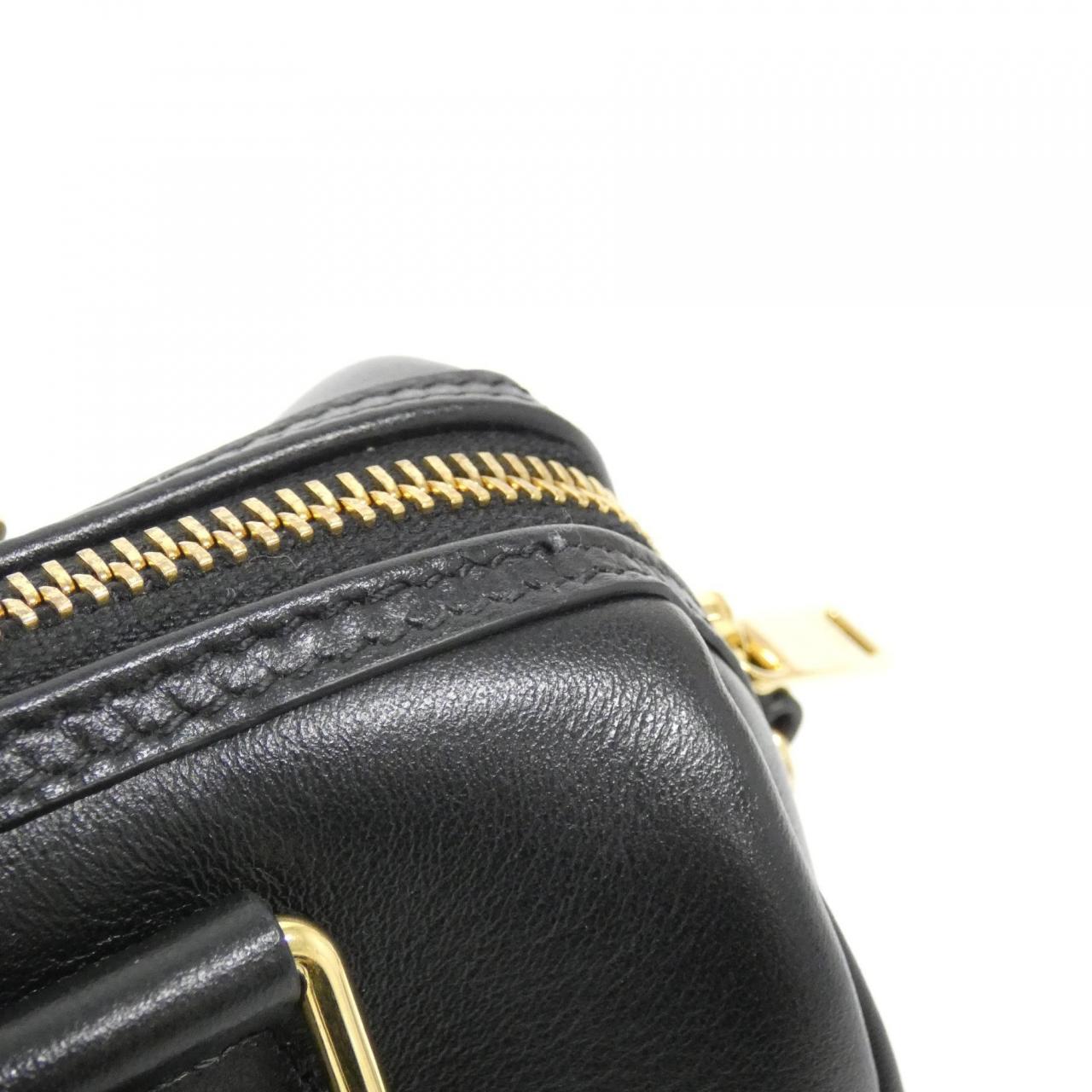 セリーヌ トリオンフ 写真6