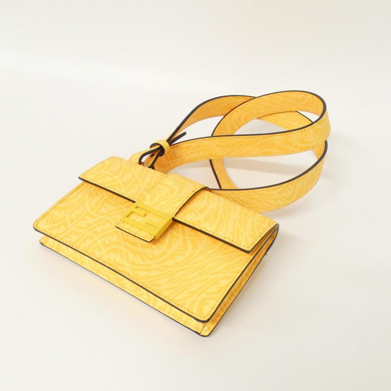 フェンディ バゲット 写真3