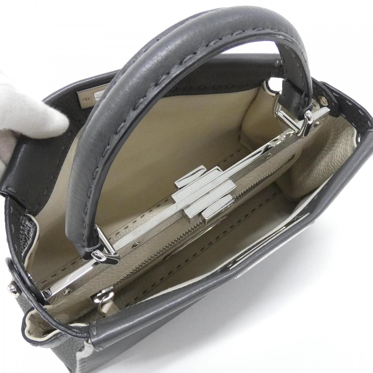 フェンディ ピーカブー 写真5