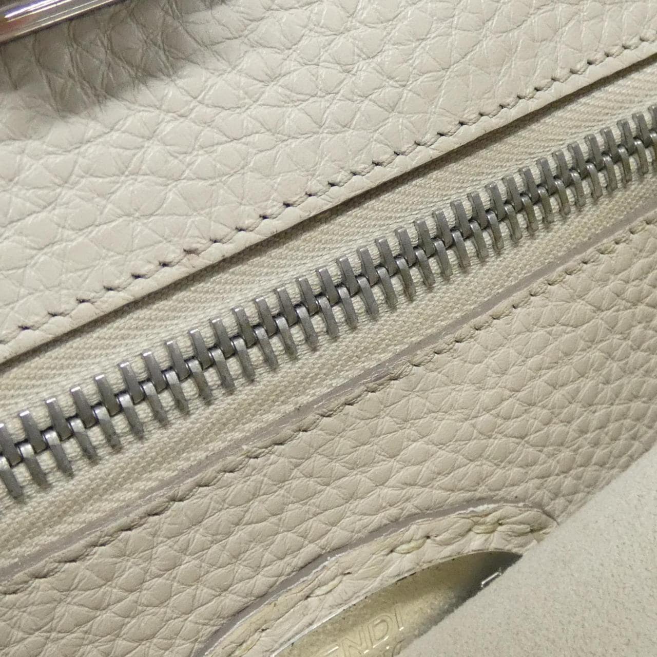 フェンディ ピーカブー 写真6