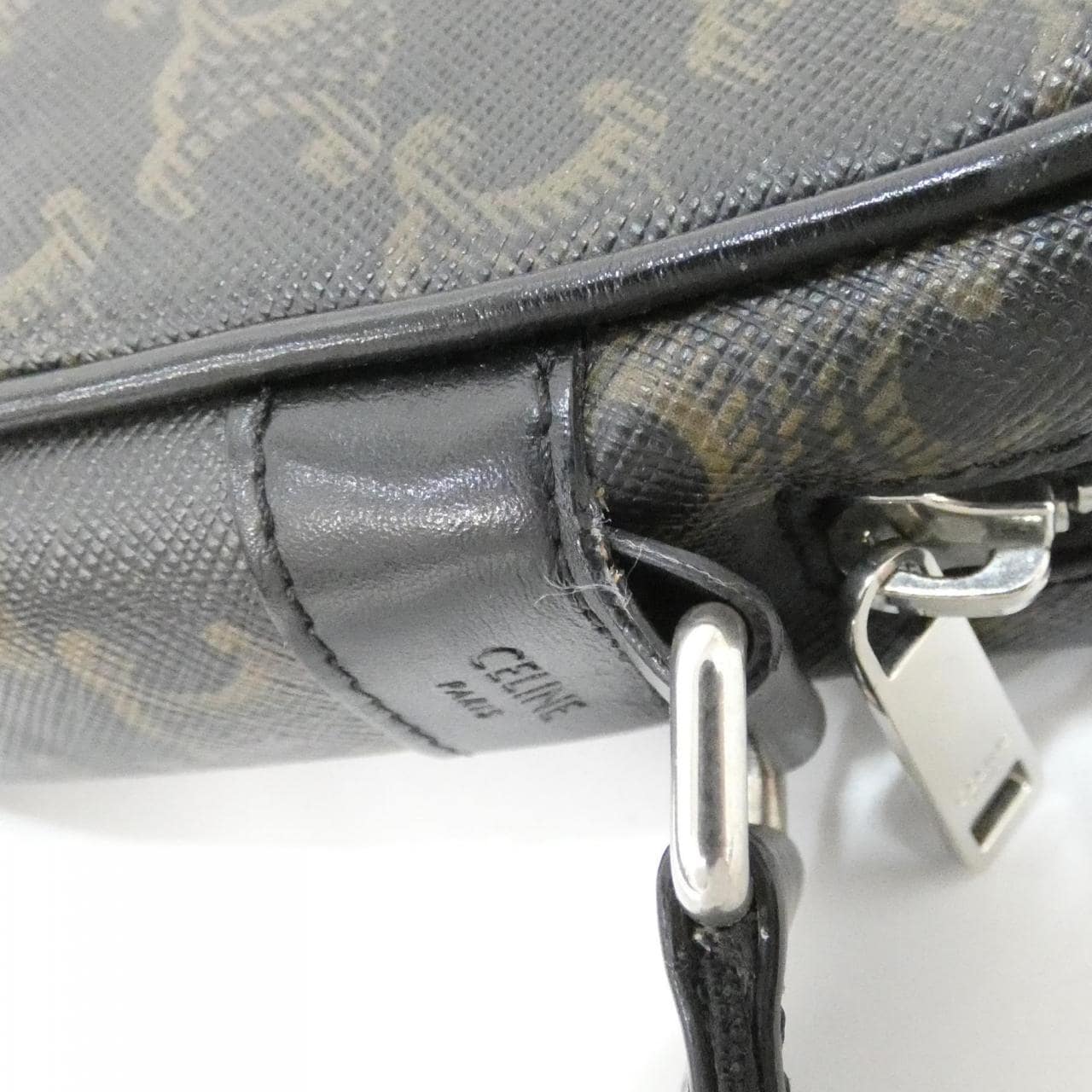 セリーヌ トリオンフ 写真4