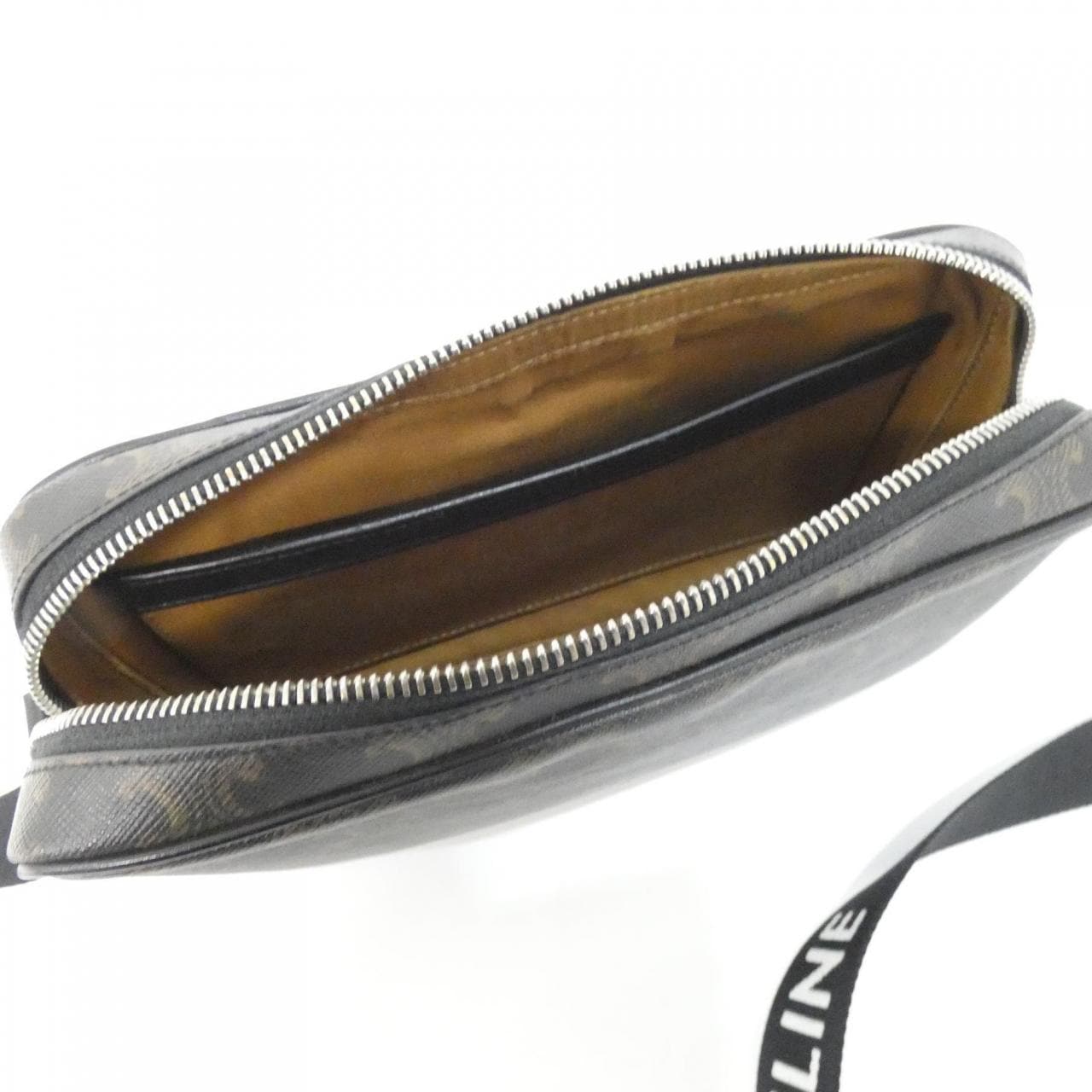 セリーヌ トリオンフ 写真6