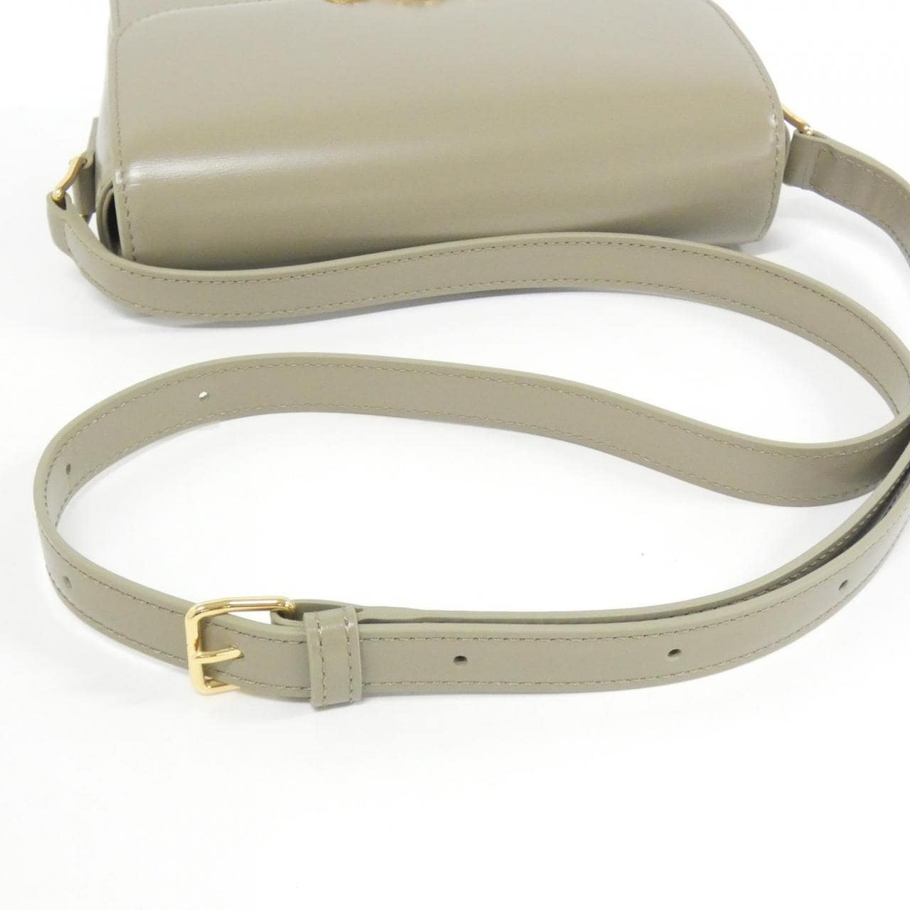 セリーヌ トリオンフ 写真5