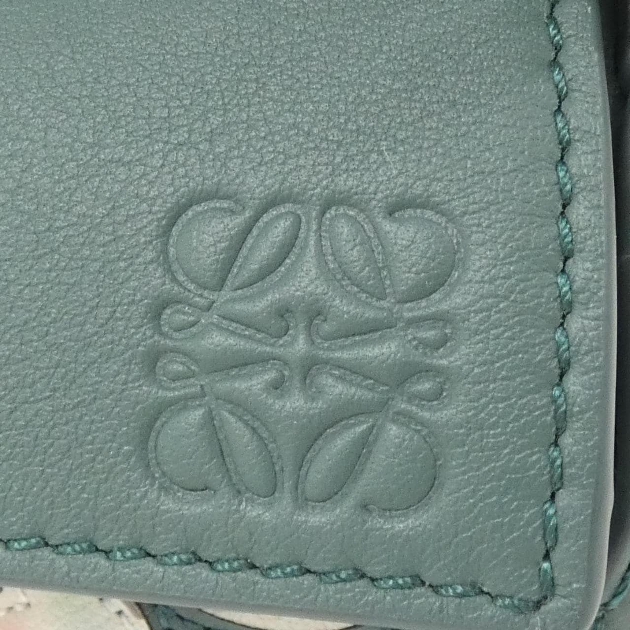 ロエベ パズル 写真4