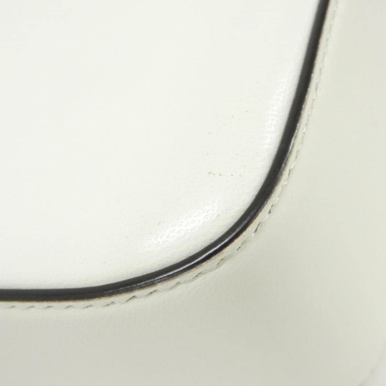 フェンディ バゲット 写真3