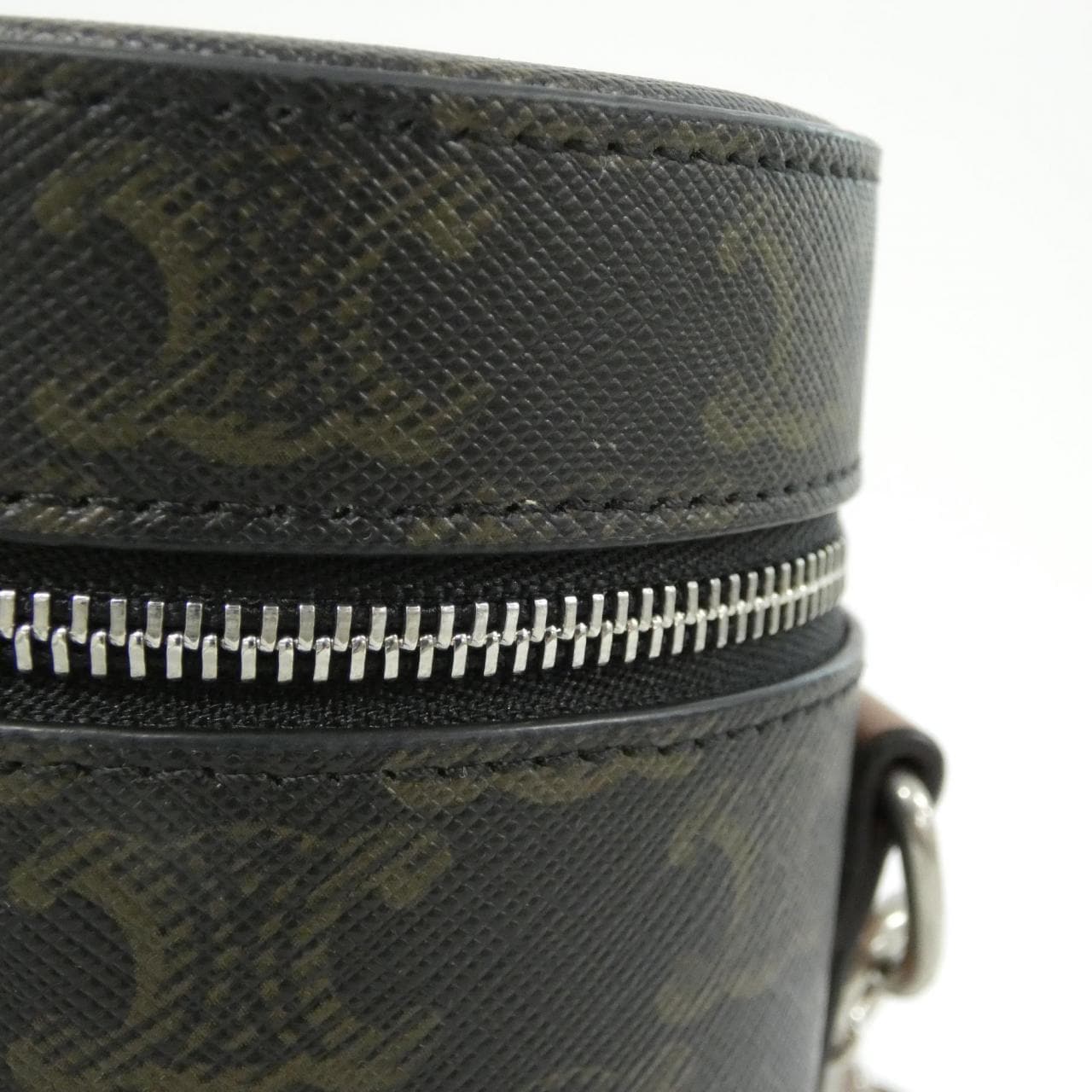 セリーヌ トリオンフ 写真5