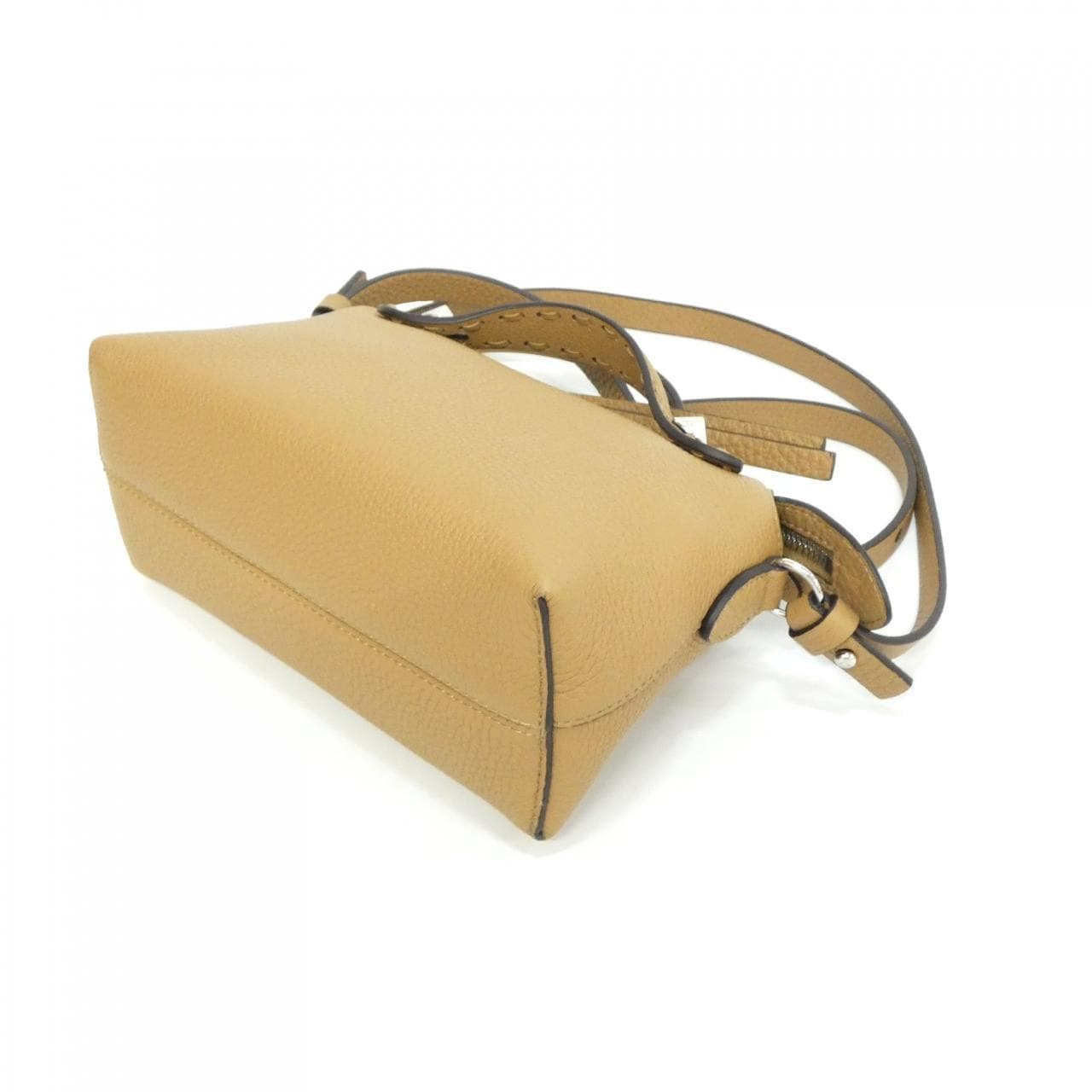 フェンディ バイザウェイ 写真2