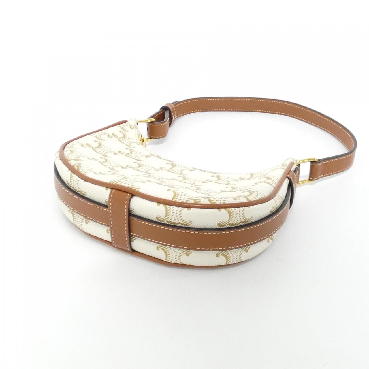 セリーヌ トリオンフ 写真2