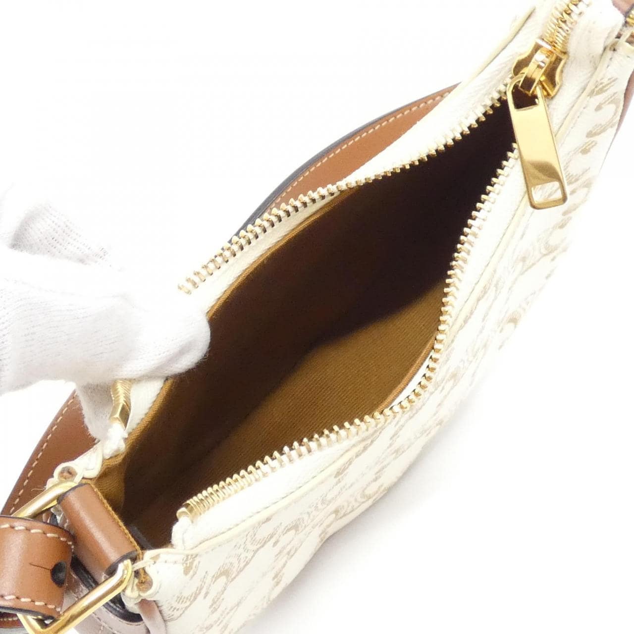 セリーヌ トリオンフ 写真5