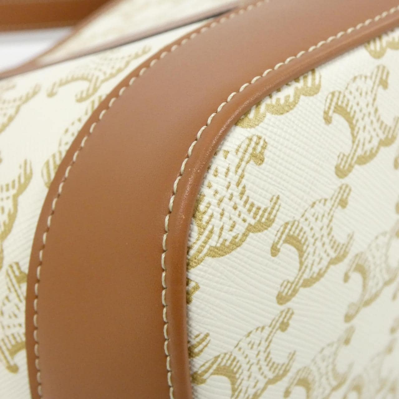 セリーヌ トリオンフ 写真3