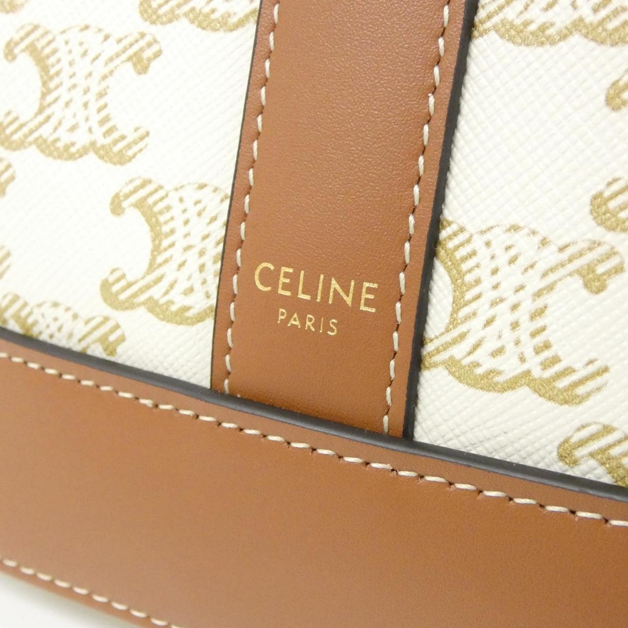 セリーヌ トリオンフ 写真4