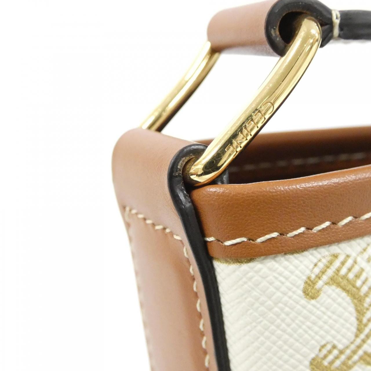 セリーヌ トリオンフ 写真5