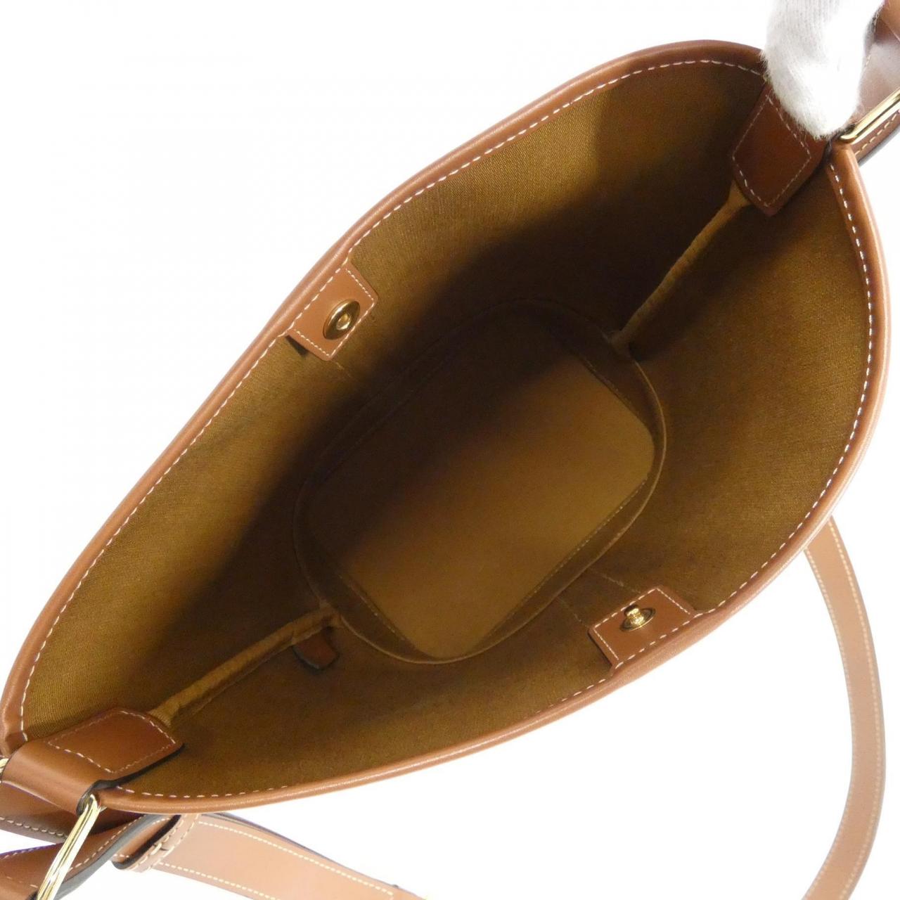 セリーヌ トリオンフ 写真7