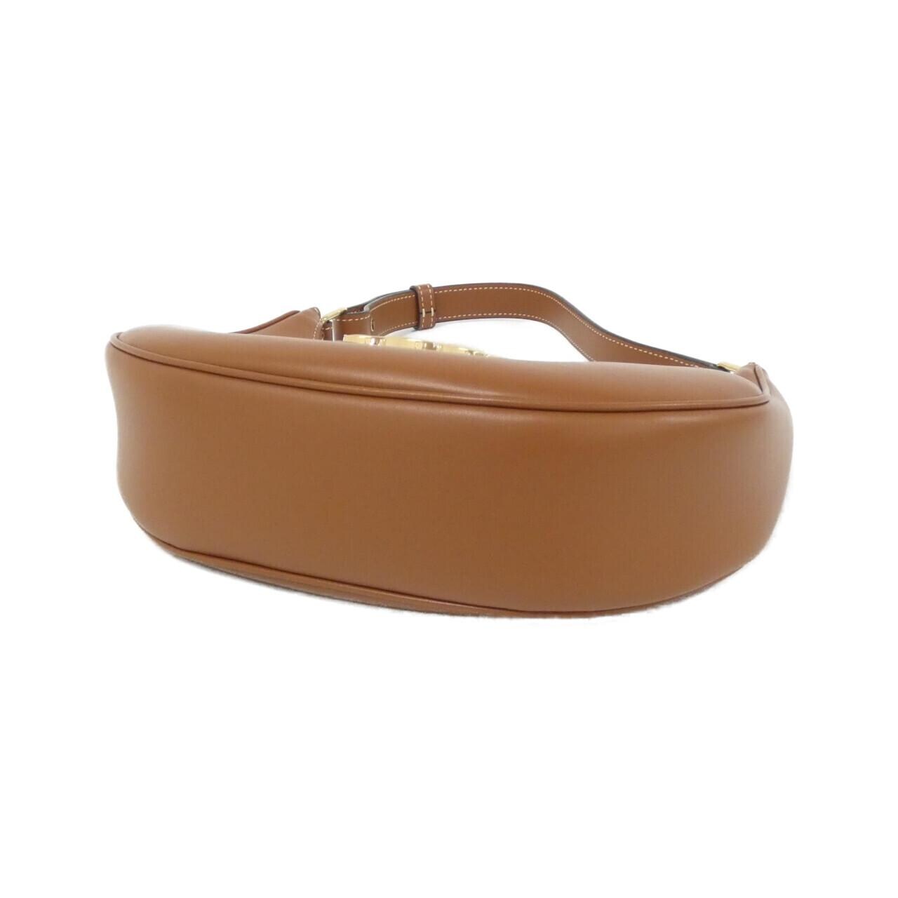 セリーヌ アヴァ 写真3