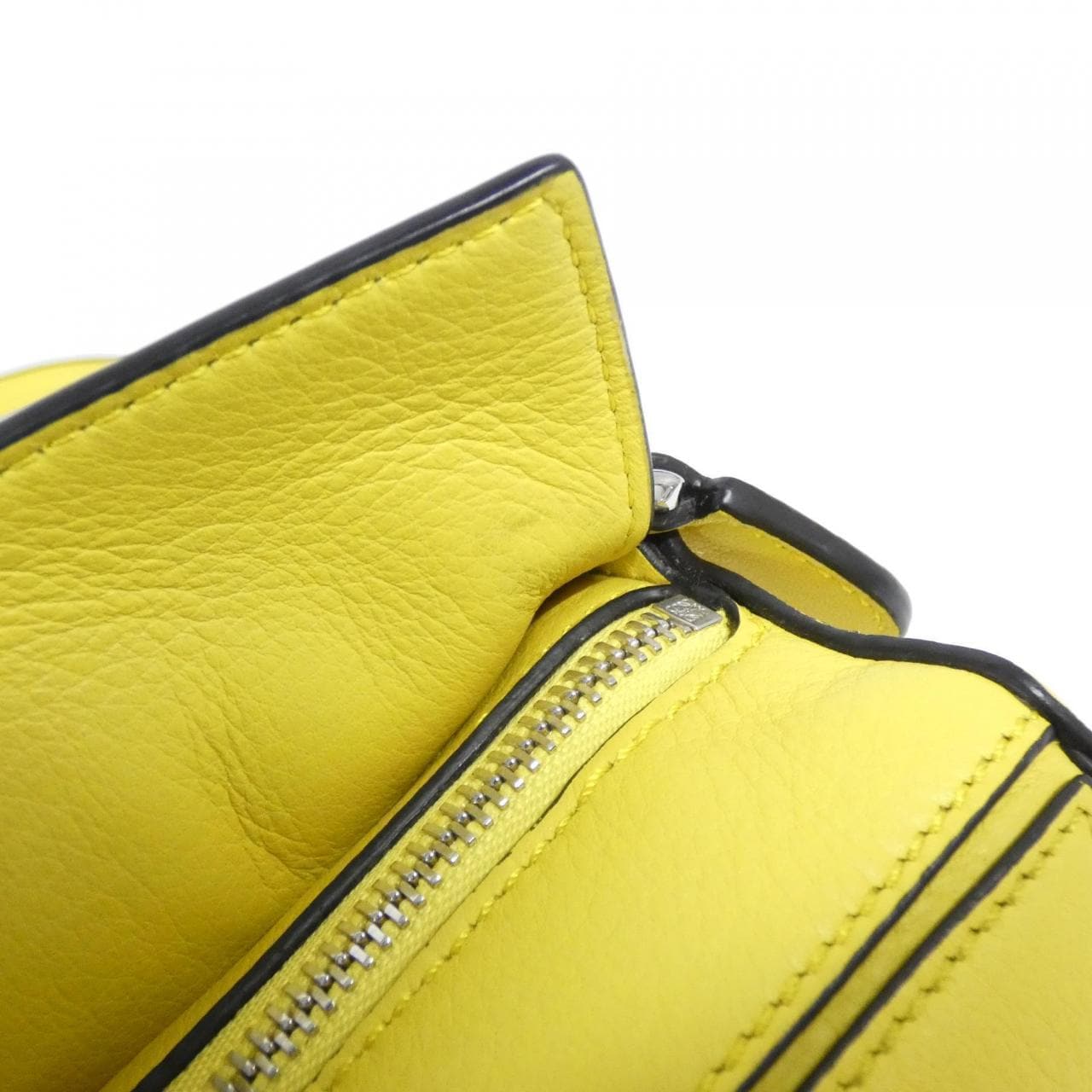 ロエベ パズル 写真7