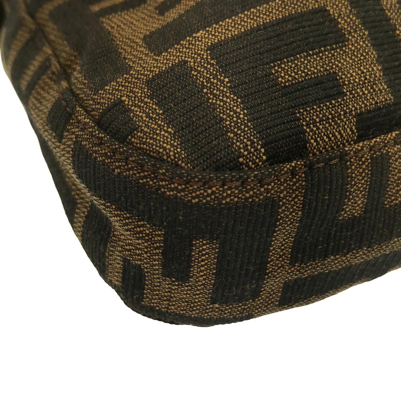 フェンディ バゲット 写真5