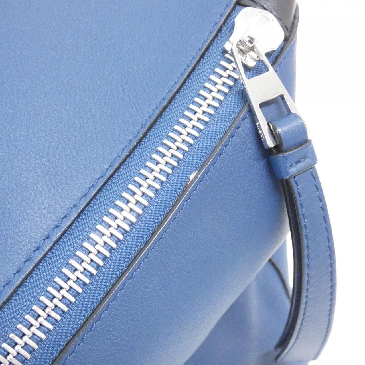 ロエベ パズル 写真6