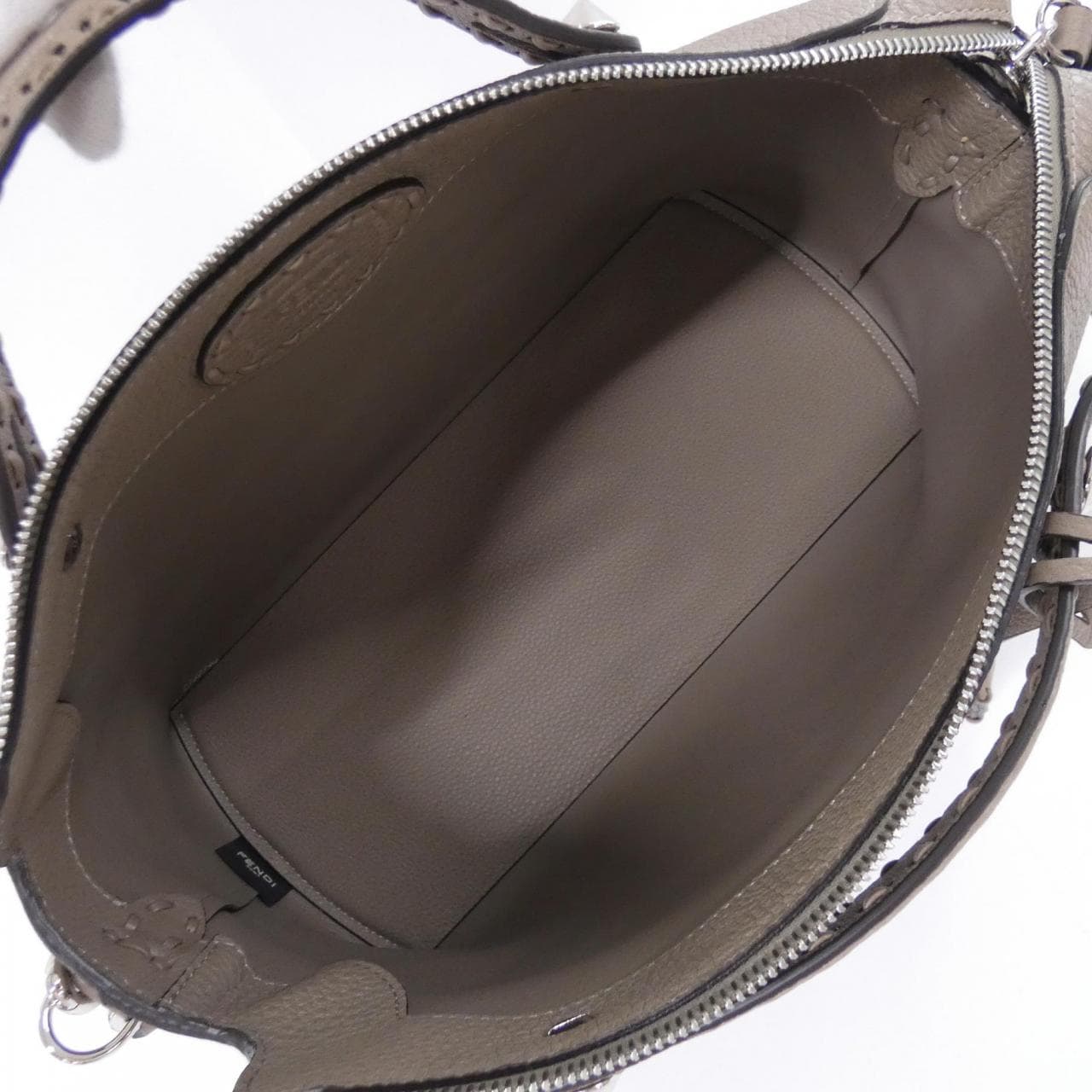 フェンディ バイザウェイ 写真5