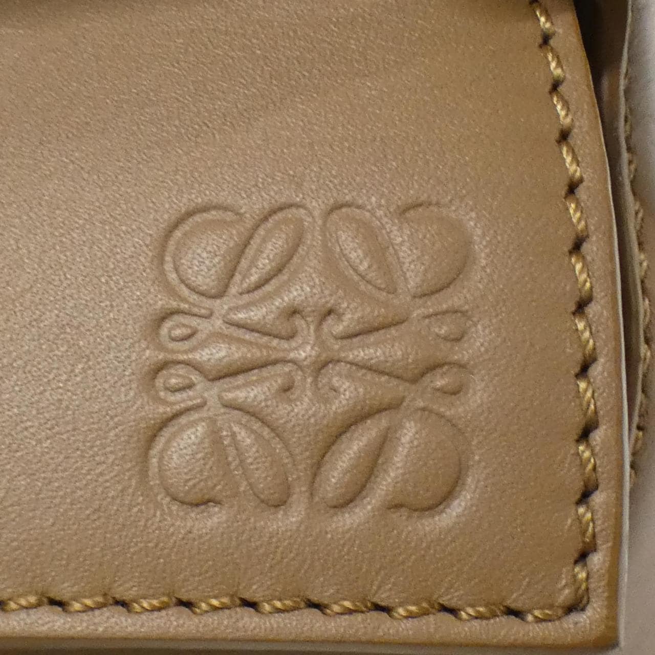 ロエベ パズル 写真5