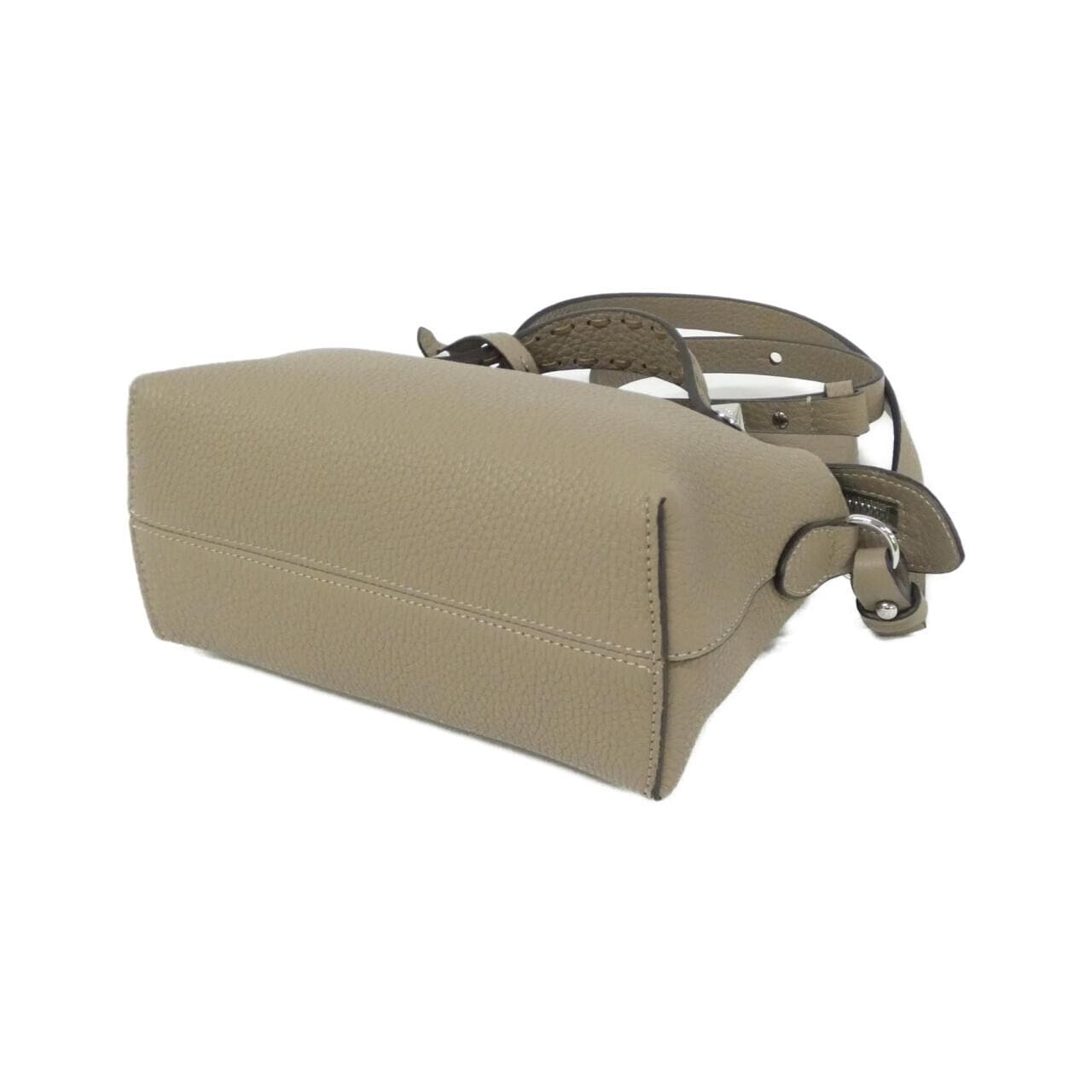 フェンディ バイザウェイ 写真3