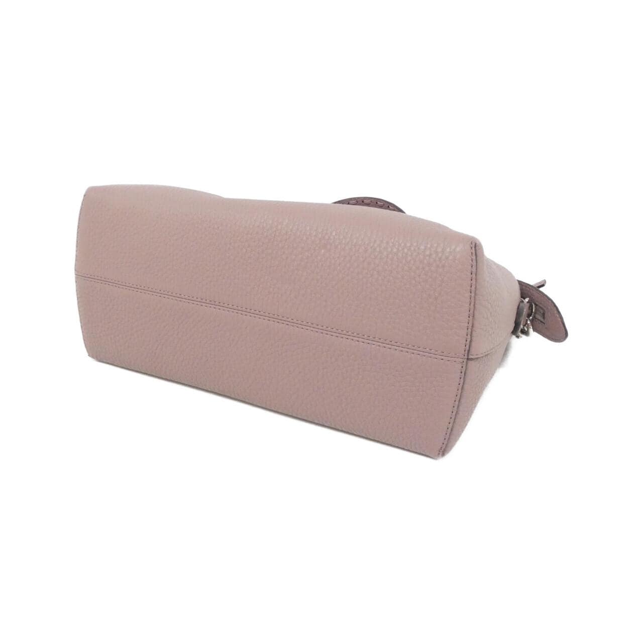 フェンディ バイザウェイ 写真2