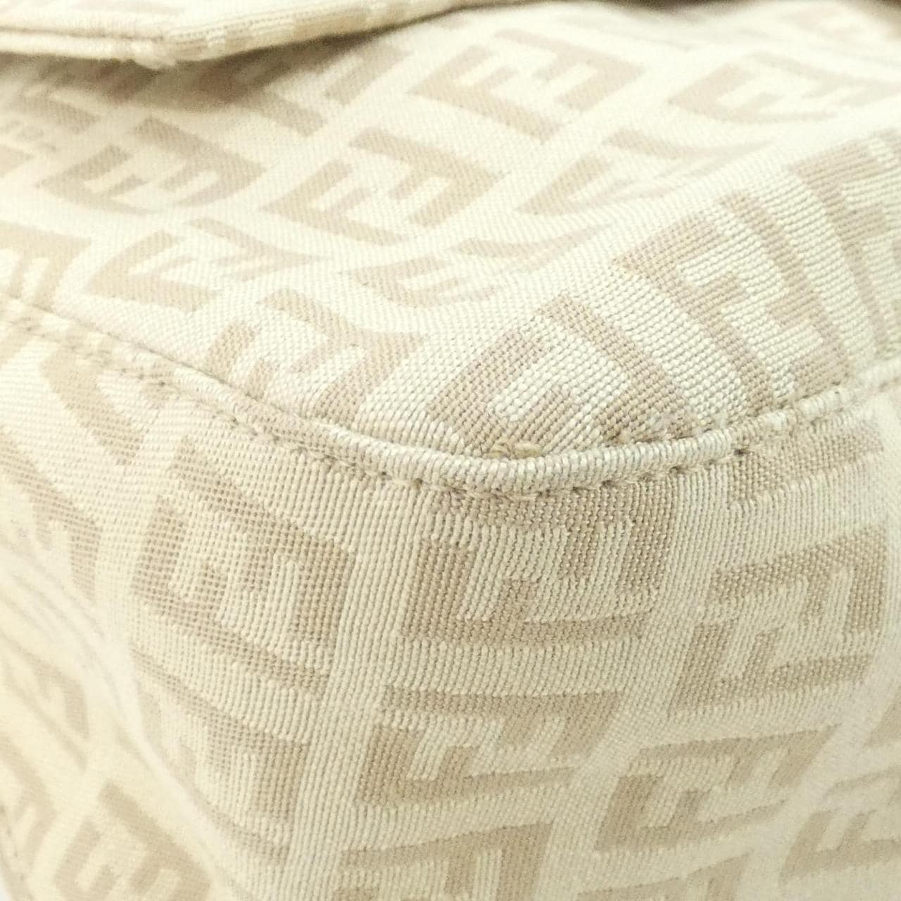 フェンディ バゲット 写真3