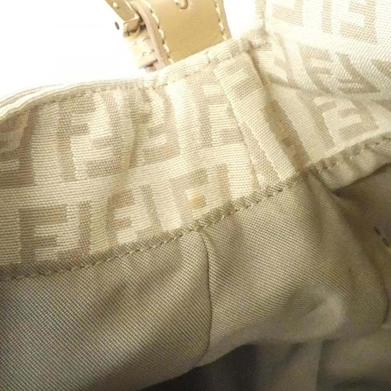 フェンディ バゲット 写真9