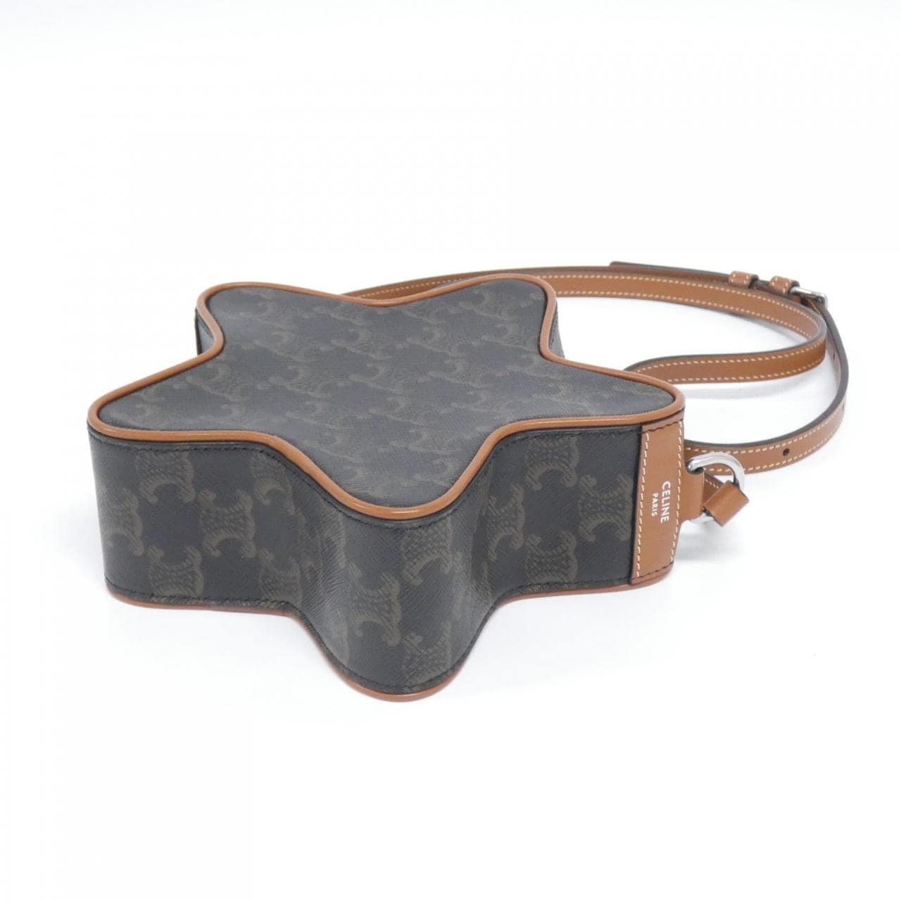 セリーヌ トリオンフ 写真2