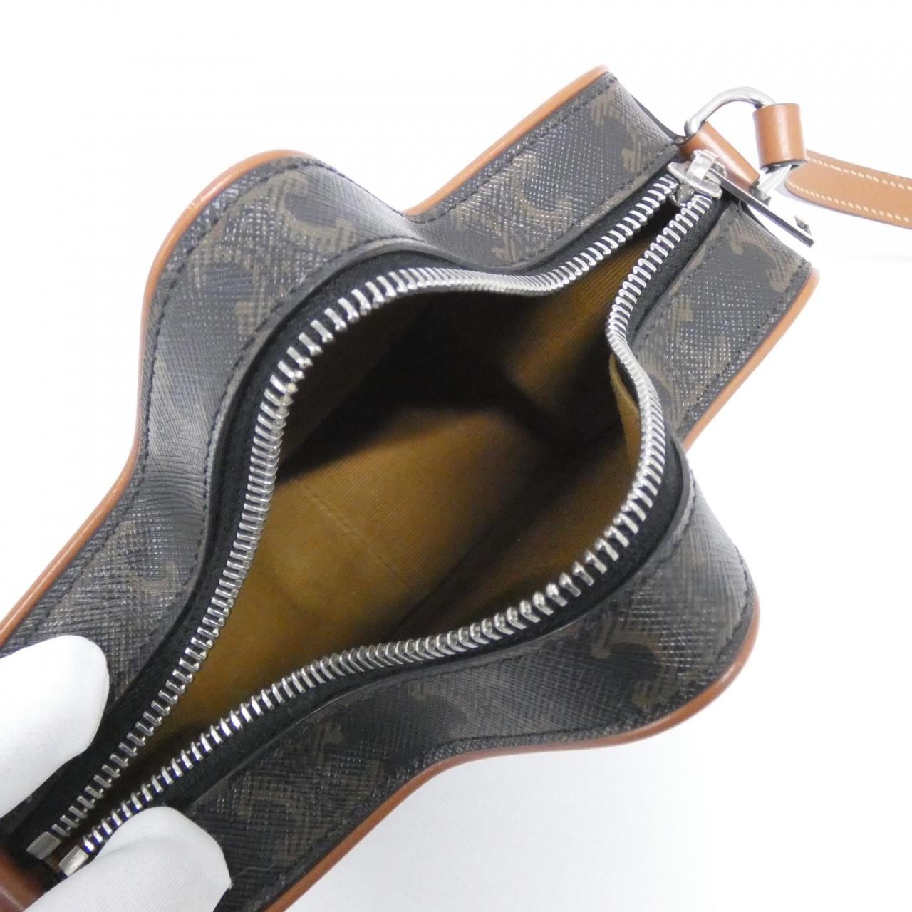 セリーヌ トリオンフ 写真6