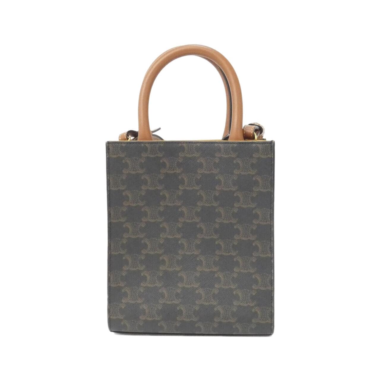 セリーヌ トリオンフ 写真2