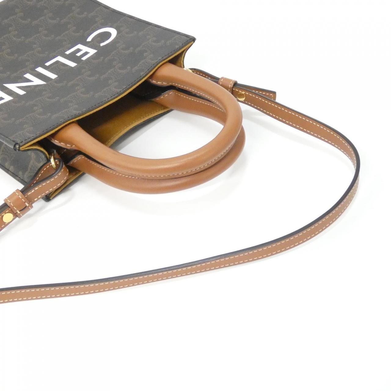 セリーヌ トリオンフ 写真5