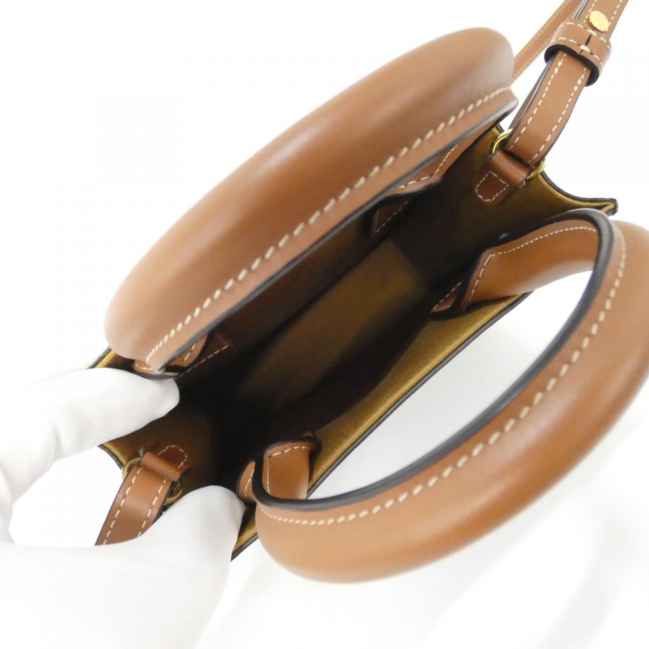 セリーヌ トリオンフ 写真7