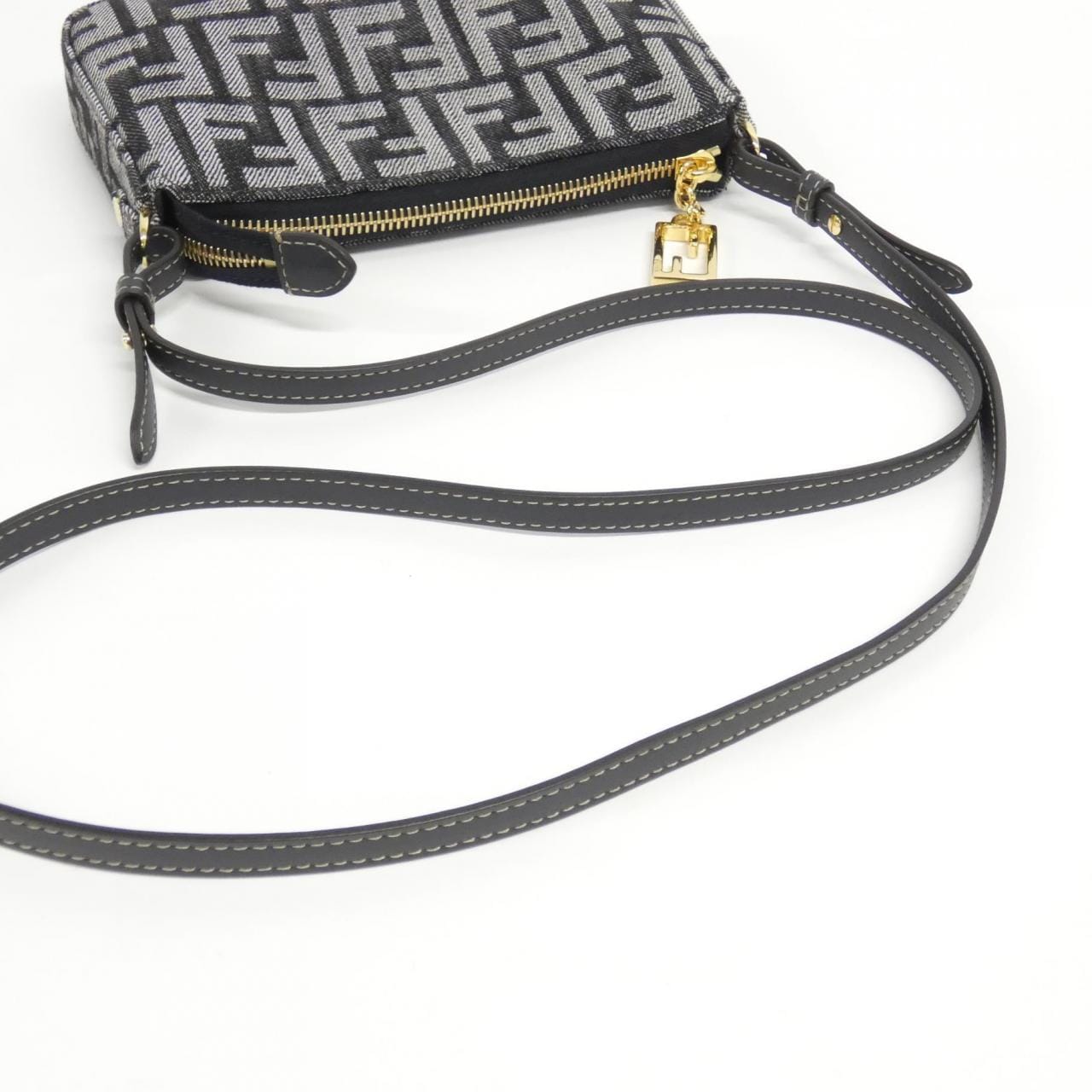 フェンディ バゲット 写真3