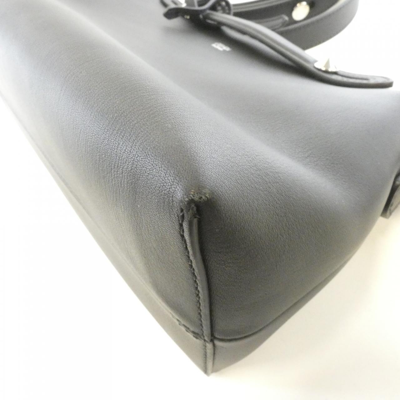 フェンディ バイザウェイ 写真4