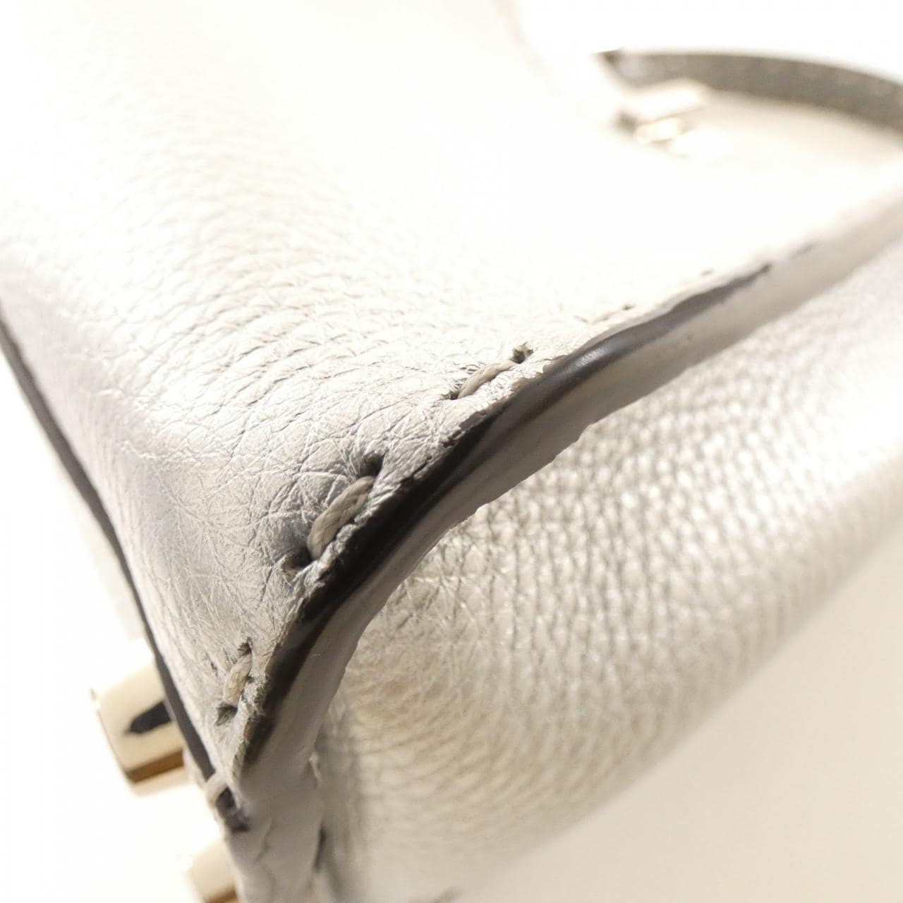 フェンディ ピーカブー 写真3