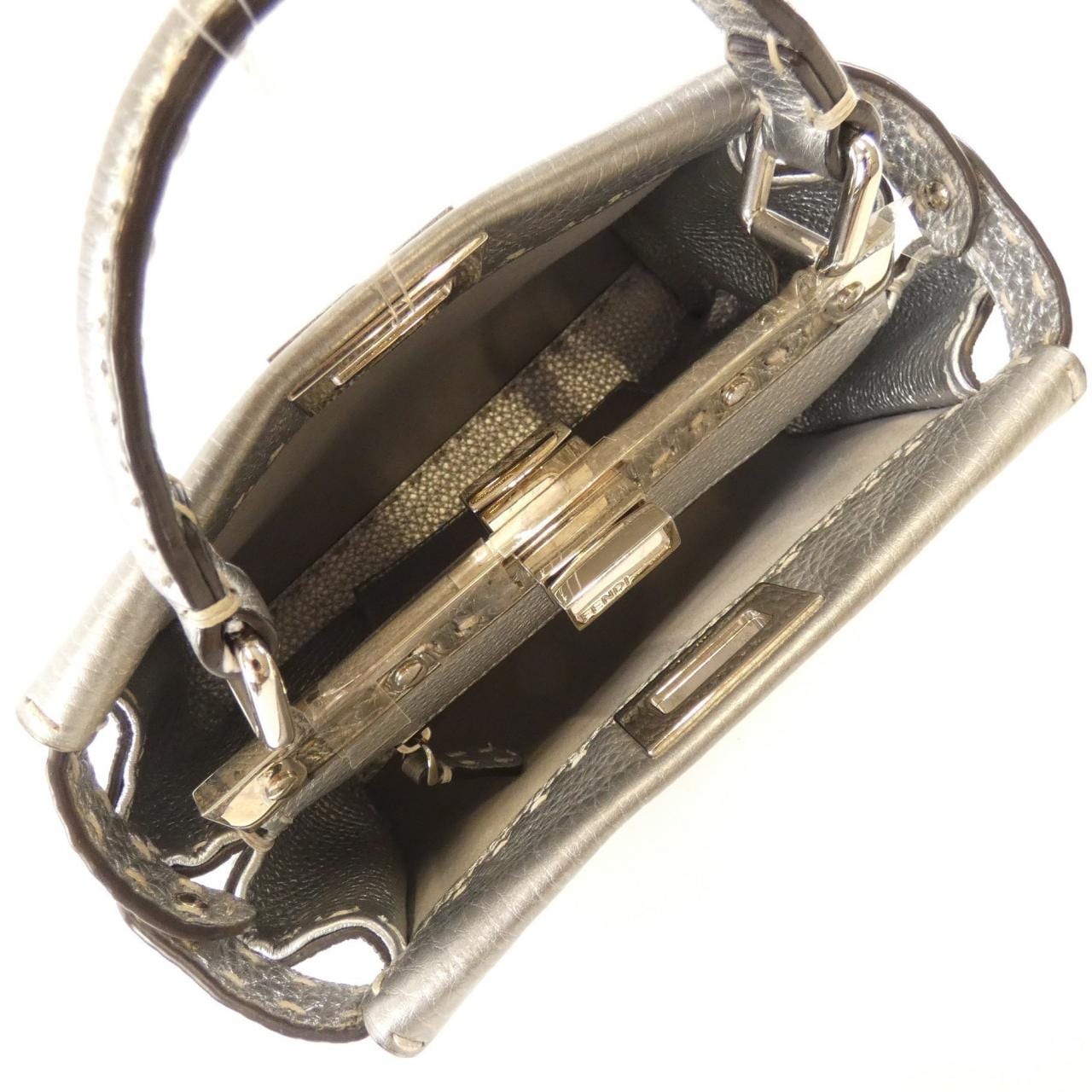 フェンディ ピーカブー 写真9