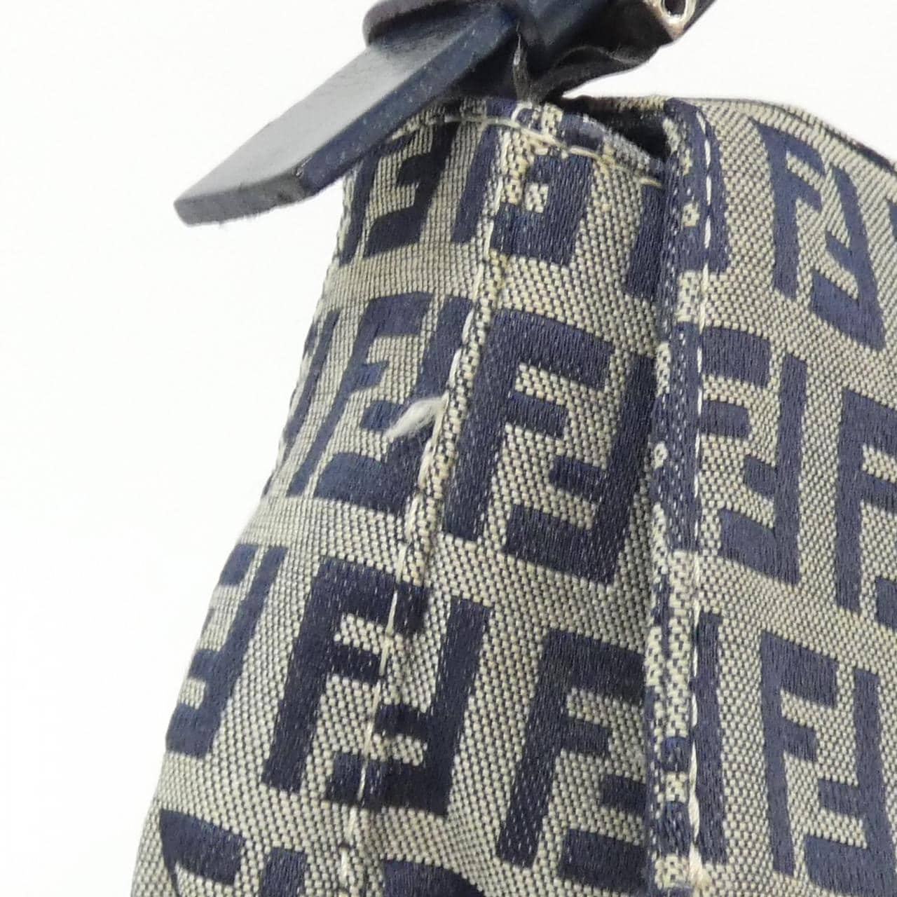 フェンディ バゲット 写真5