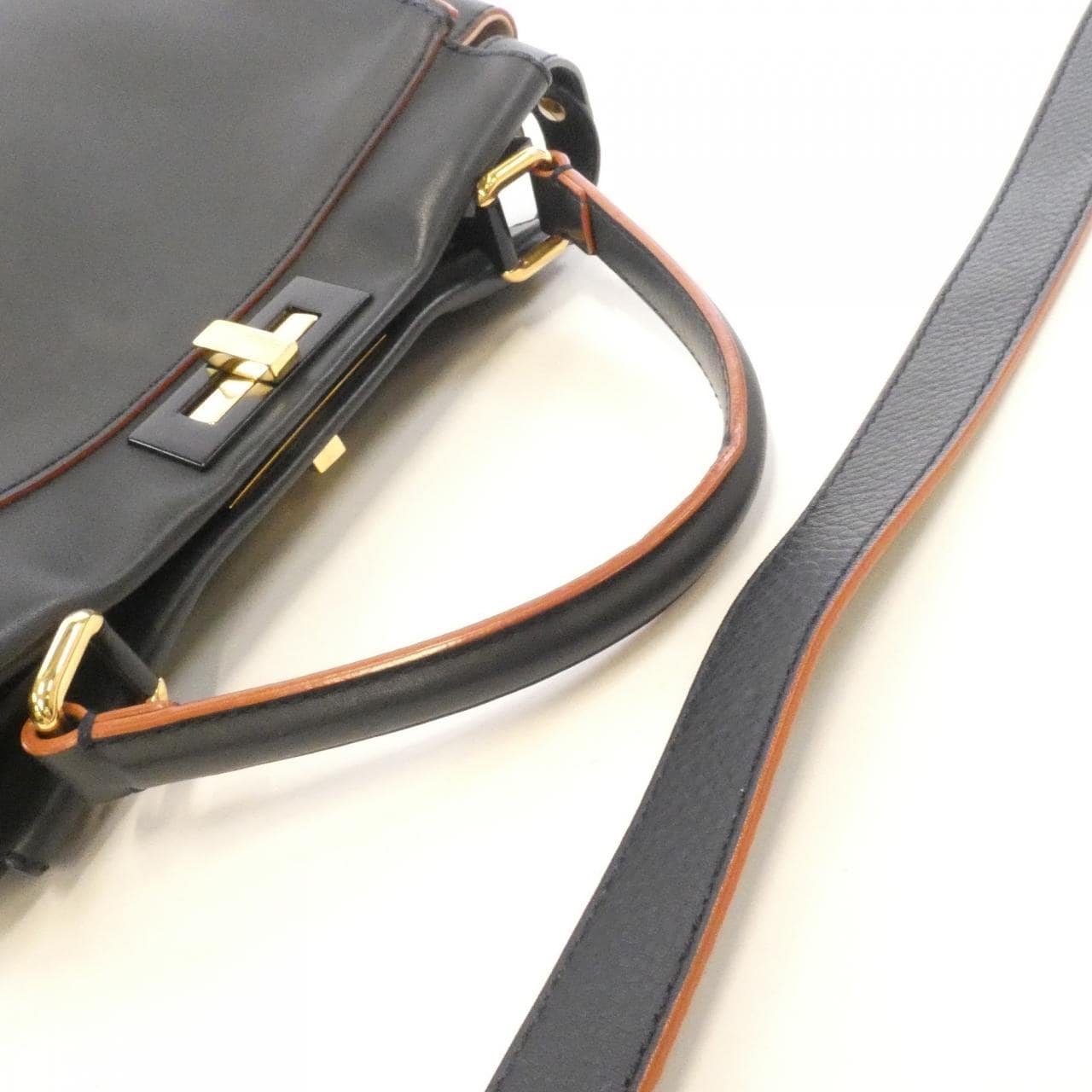 フェンディ ピーカブー 写真5