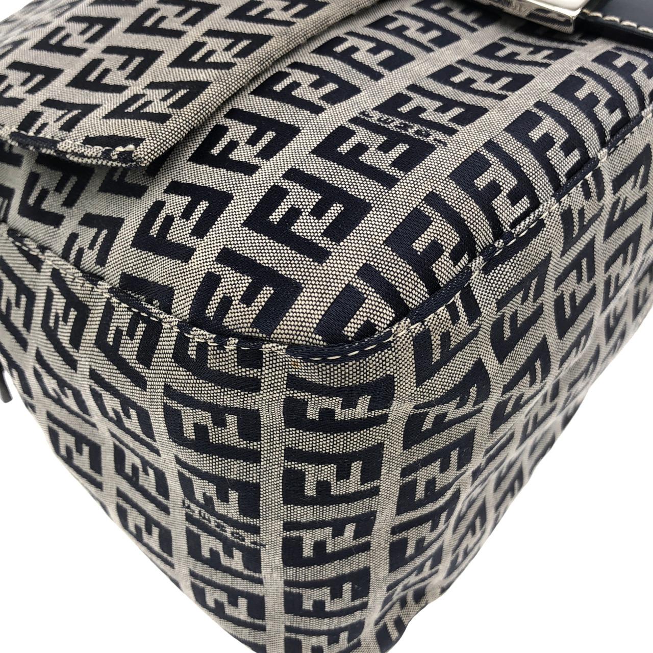 フェンディ バゲット 写真3