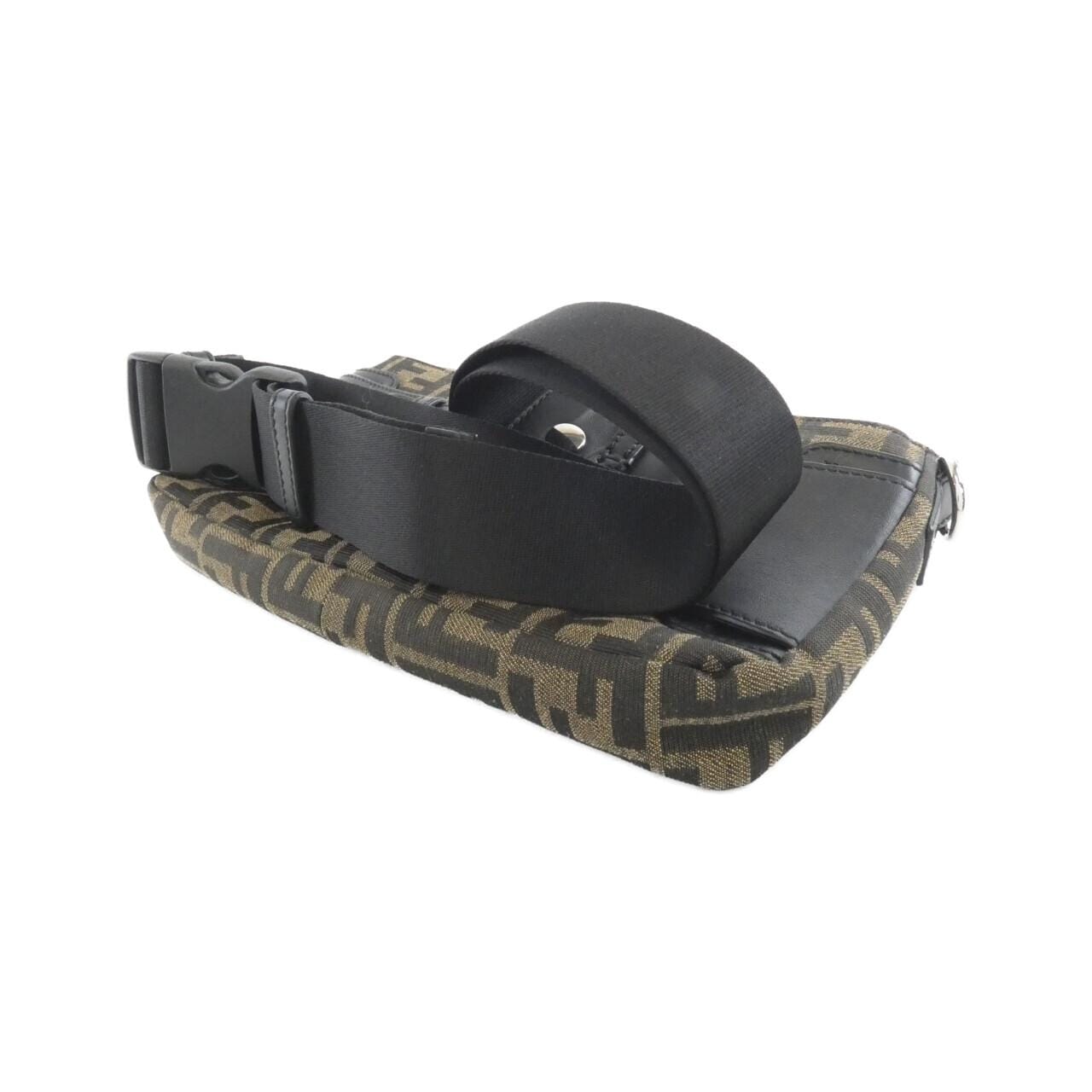 フェンディ バゲット 写真3