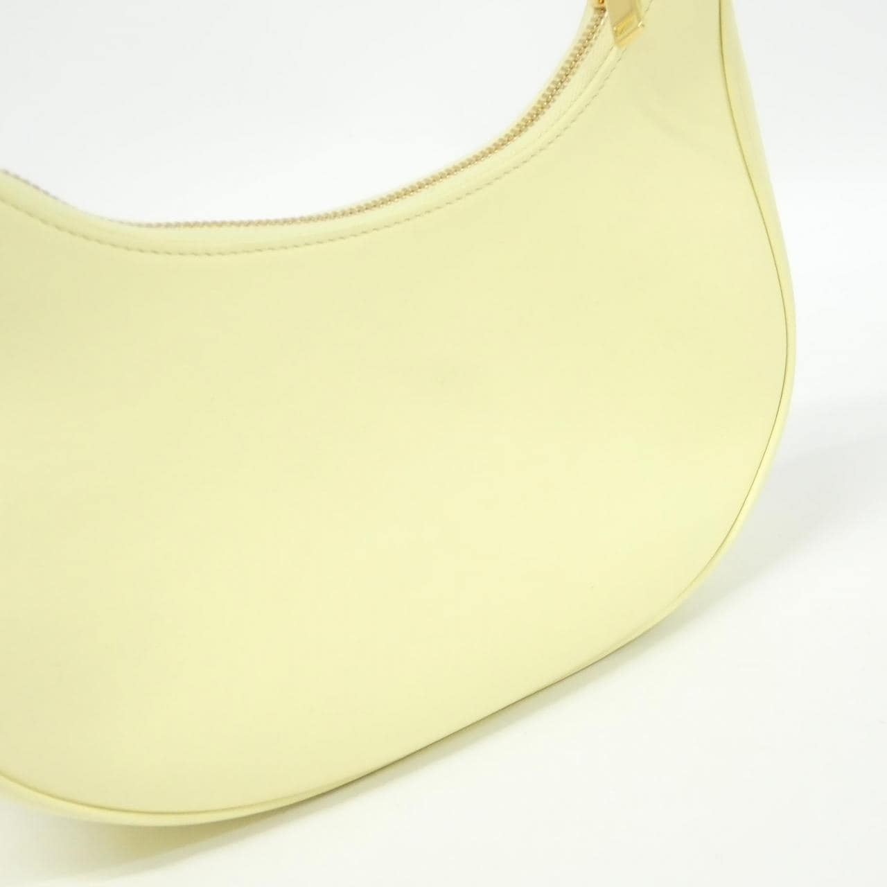 セリーヌ アヴァ 写真5