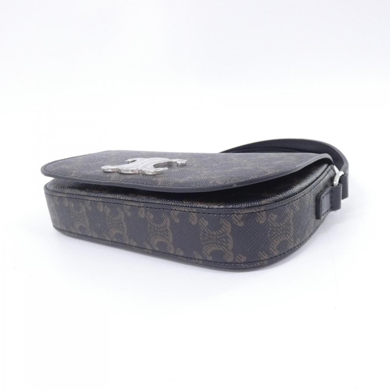 セリーヌ トリオンフ 写真3