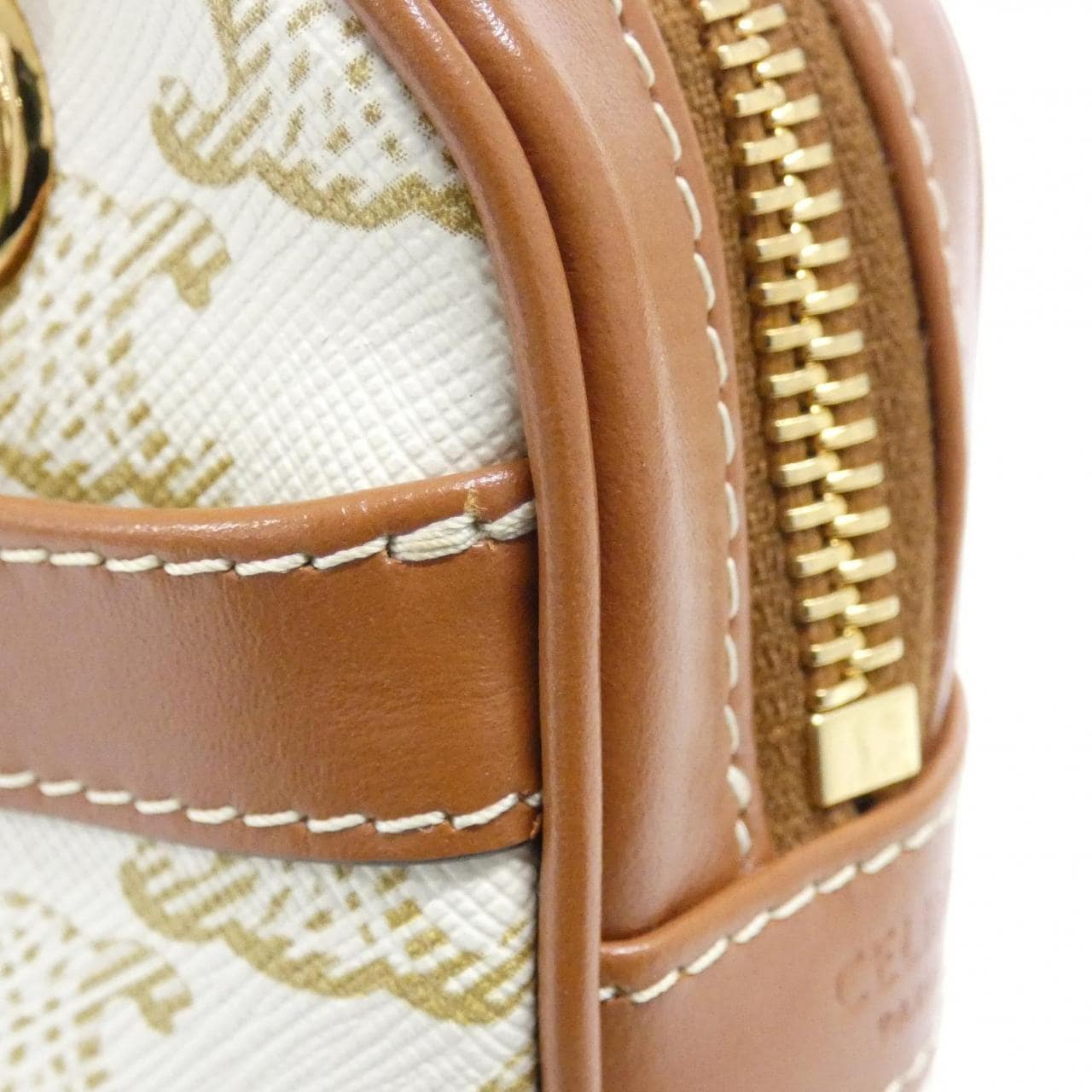 セリーヌ トリオンフ 写真5