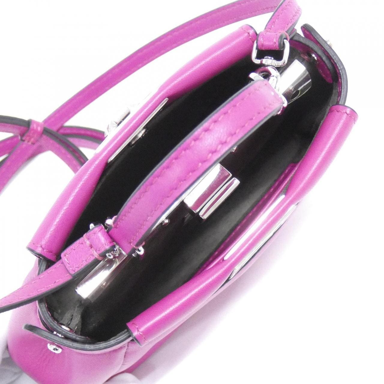 フェンディ ピーカブー 写真5